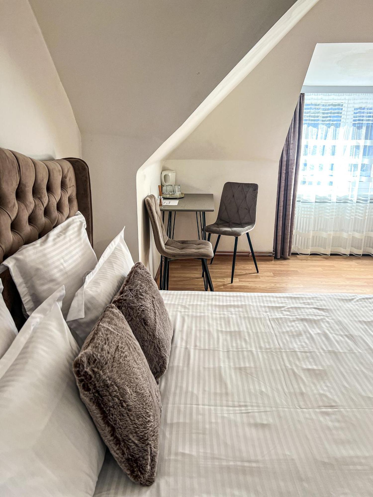 Central Studio 28 Sinaia Luaran gambar